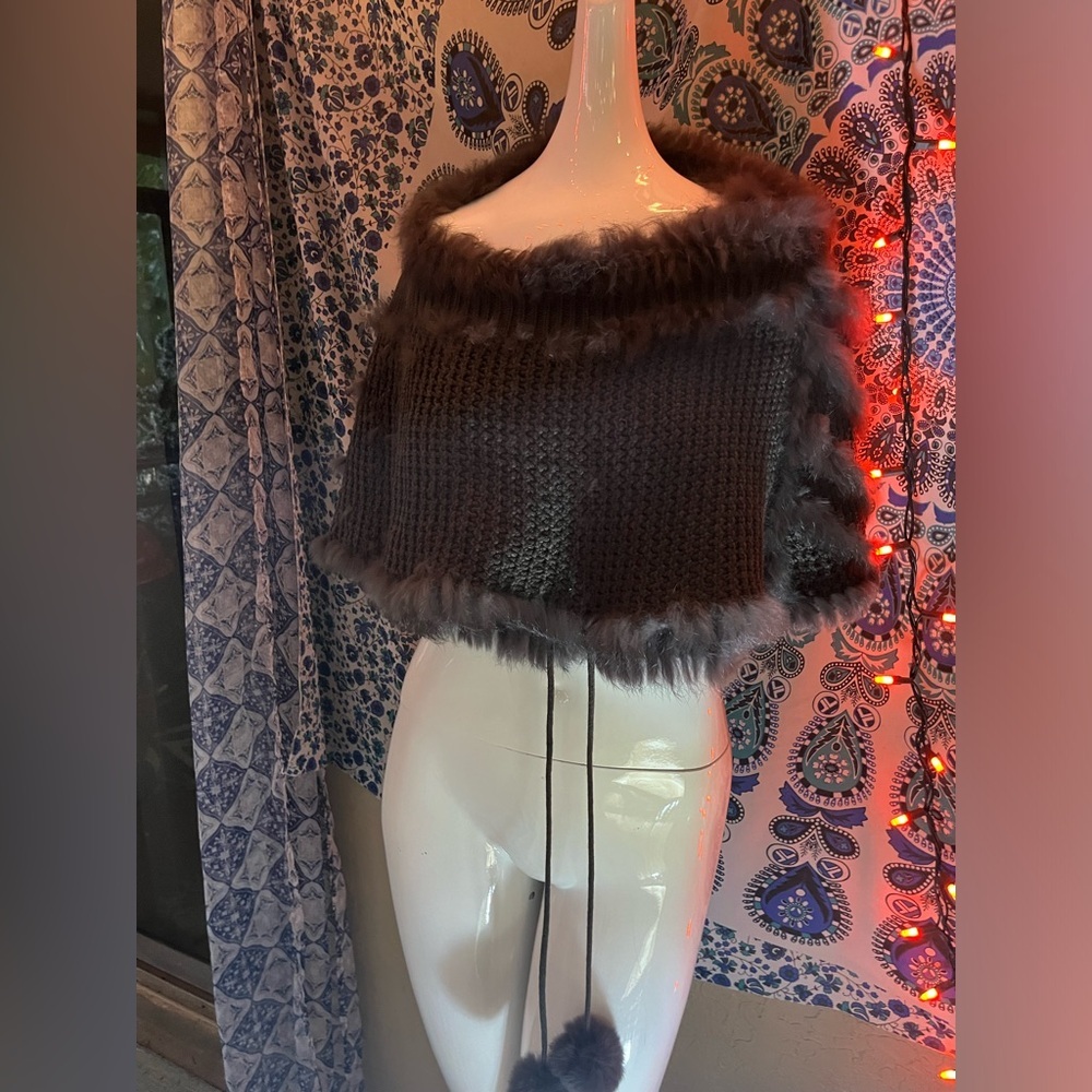 Faux Fur Trim Knit Capelet - Dark Brown